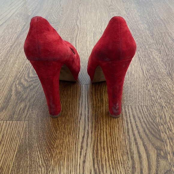 Red Aldo heels size 8. - Picture 2 of 3